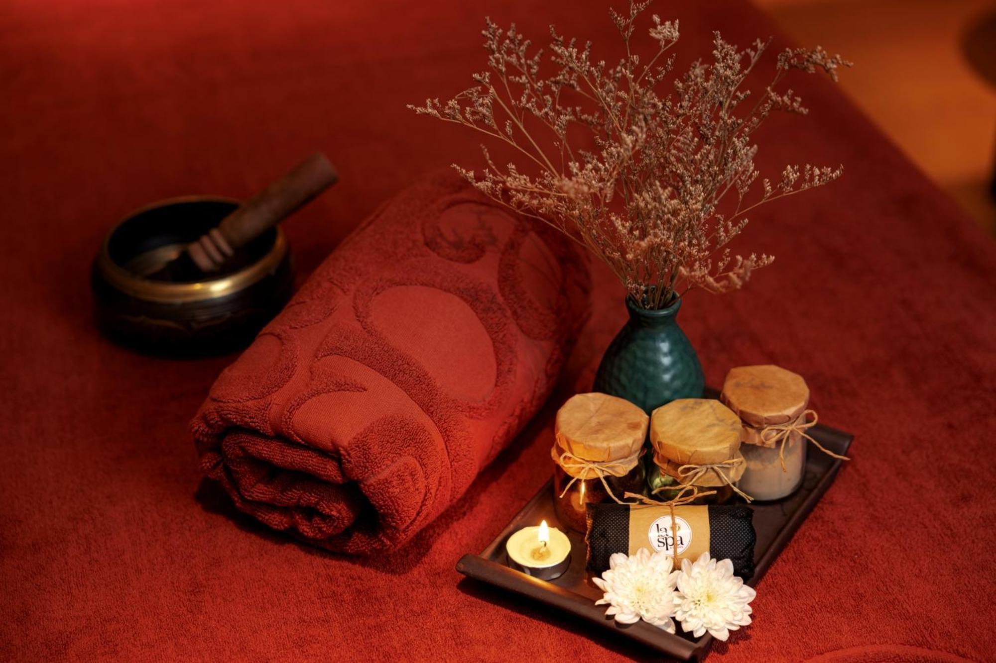 La Siesta Classic Hang Thung Hanoi Exterior photo Spa
