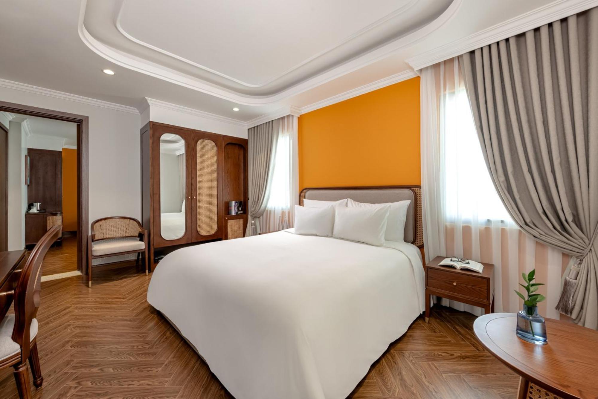 La Siesta Classic Hang Thung Hanoi Exterior photo Deluxe Suite